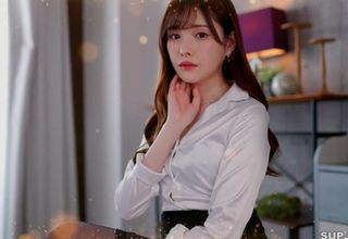 Say đắm trước vẻ quyến rũ của idol Arina Atara